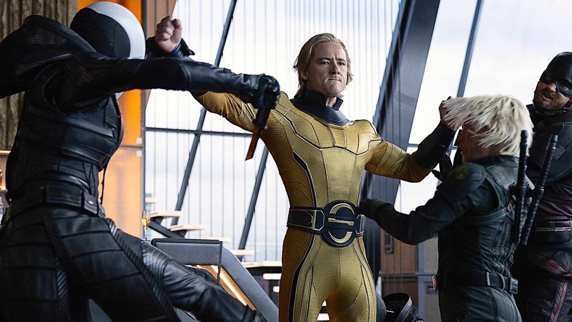 Sentry attacking the Thunderbolts