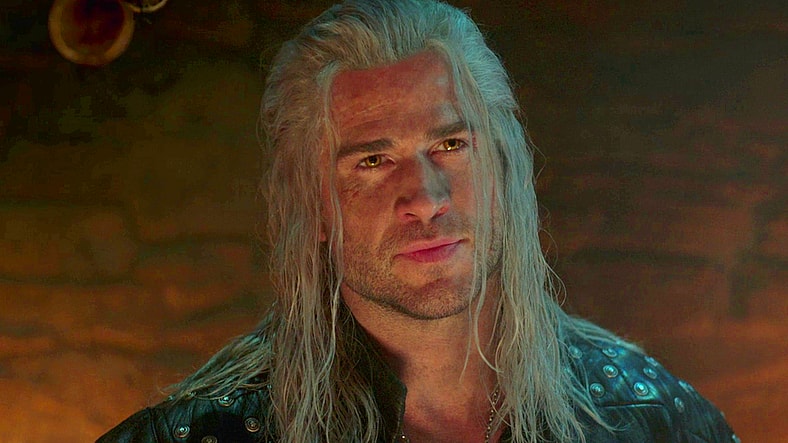 گرالت (Liam Hemsworth) توسط رگیس (Laurence Fishburne) هشدار داده می‌شود