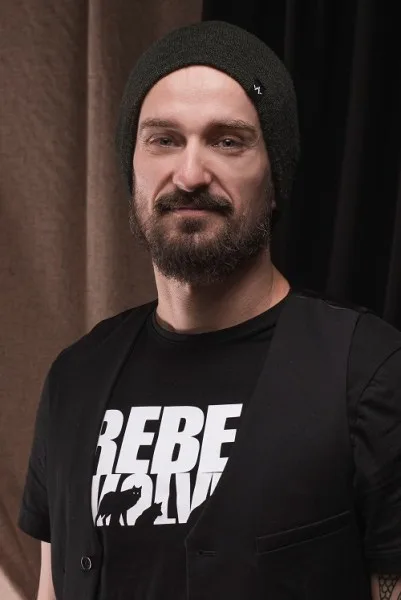 کنراد توماشکیویچ، کارگردان بازی و بنیان‌گذار استودیوی Rebel Wolves